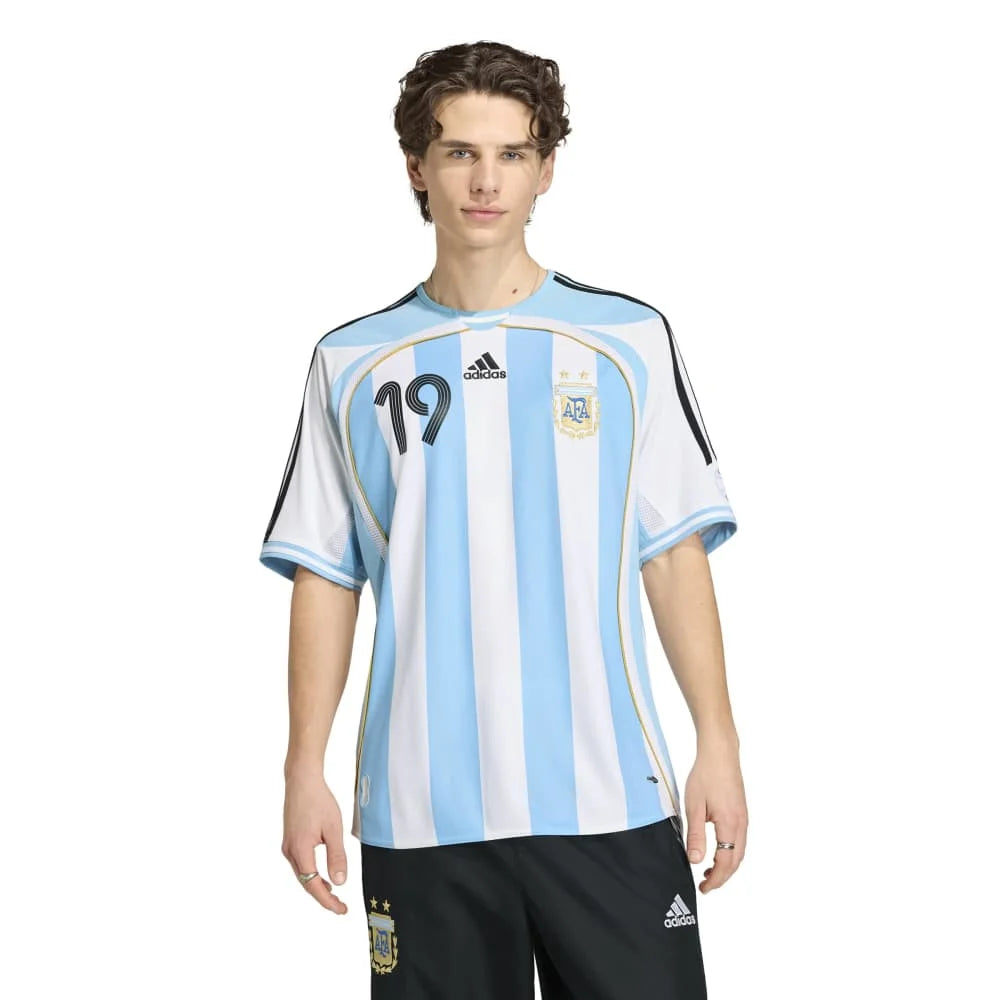 Adidas Argentina 2006 Messi — Urban Jungle Adidas Argentina Home Jersey 2006 Messi White — maglia calcio Mondiale disponibile su Urban Jungle